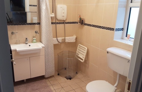 Enniscrone Cottage | 2 Bed Cottage - Sleeps 6 - Parking - Wifi