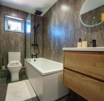 Plympton House | 2 Bed Family Home - The Retreat