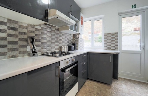 Kilburn Apartment | 2 Bed Flat In Heart Of Kilburn With Extra Bed Suitable for 6 People