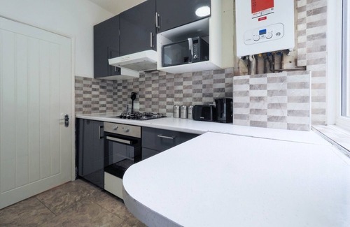 Kilburn Apartment | 2 Bed Flat In Heart Of Kilburn With Extra Bed Suitable for 6 People