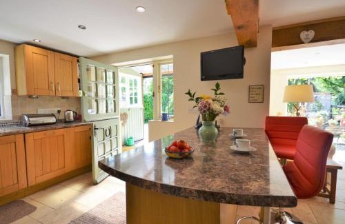 Glangrwyney House | 2 Bed in Crickhowell 76431