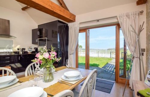 Pitchcombe House | 2 Bed in Evesham 89305