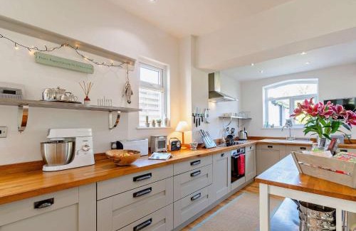 Harrogate House | 2 Bed in Harrogate 74981