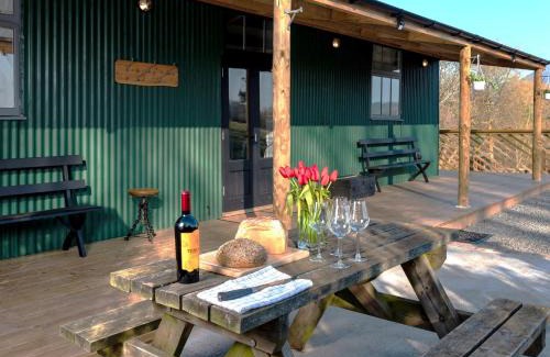 Pantygelli House | 2 Bed in Pantygelli BN246