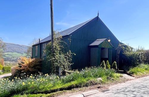 Pantygelli House | 2 Bed in Pantygelli BN246