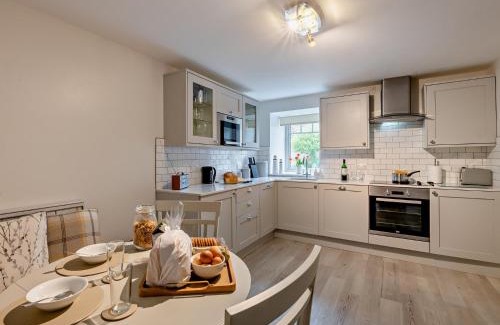 Potter Brompton House | 2 Bed in Scarborough 79523
