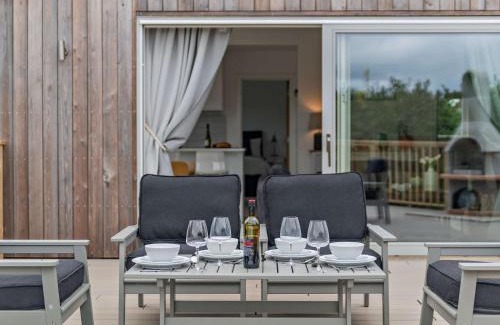 Paignton House | 2 Bed in Totnes 93062