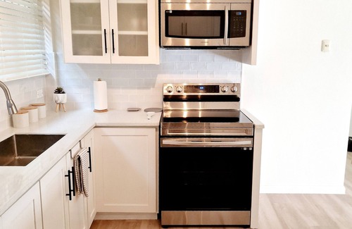 St. Augustine Apartment | 2 Bed parking gated modern