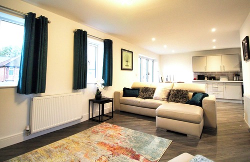 Ridgeway House | 2 Bed, Sleeps 4, Pet Friendly, Free Parking