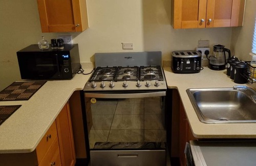 Caribbean Estates House | 2-bed, Sleeps 4, Private Garden, Parking