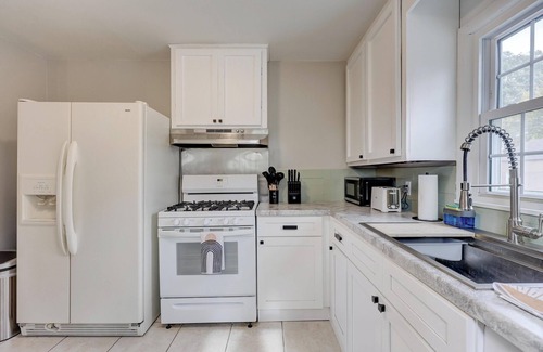 Joplin House | 2 Bed Stunner/Everything new!