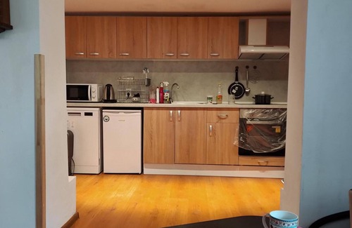 Tankovo Apartment | 2 Bed Villa - Sleeps 7 - Private Garden - Parking