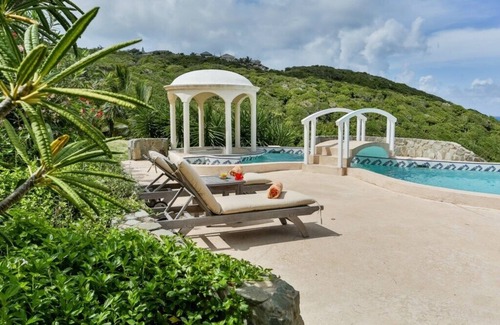 Sea Breeze Hills Villa | 2-bed Villa with Uninterrupted Sea Views - Equinox