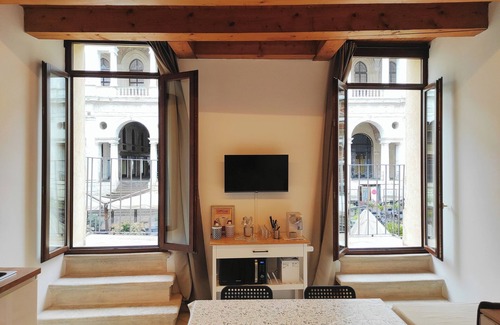 Vicenza Apartment | 2 Bedr - Front Basilica View with Terrace