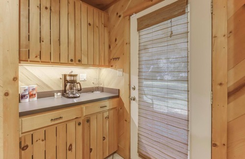 Perkinston House | 2 Bedroom 1 Bath Home in Perkinston, Ms with WiFi, AC, and peace and quiet.