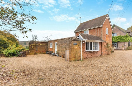 Sharpthorne Cottage | 2 bedroom accommodation in East Grinstead