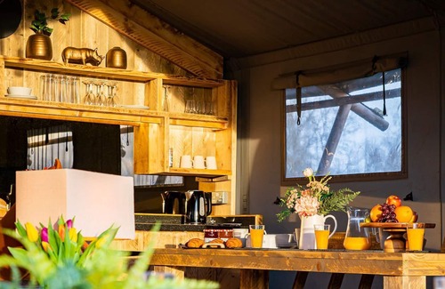 Overton-on-dee RV Rental | 2 bedroom accommodation in Eyton, Wrexham