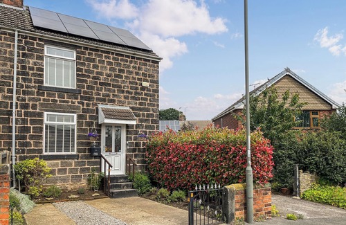Tupton Cottage | 2 bedroom accommodation in New Tupton, near Chesterfield