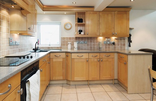 Dartmouth Cottage | 2 bedroom accommodation in 8 Lee Court