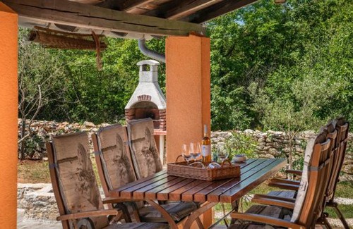 Filipana House | 2 bedroom accommodation in Marcana