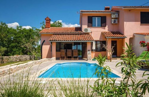 Filipana House | 2 bedroom accommodation in Marcana