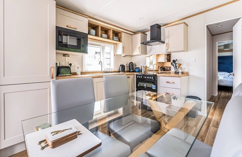 Bridgnorth Ski Chalet | 2 bedroom accommodation in Bridgnorth