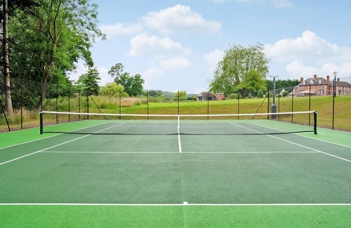 Bridgnorth Ski Chalet | 2 bedroom accommodation in Bridgnorth