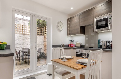 Montpellier Cottage | 2 bedroom accommodation in Cheltenham