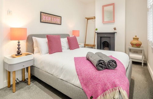 Montpellier Cottage | 2 bedroom accommodation in Cheltenham
