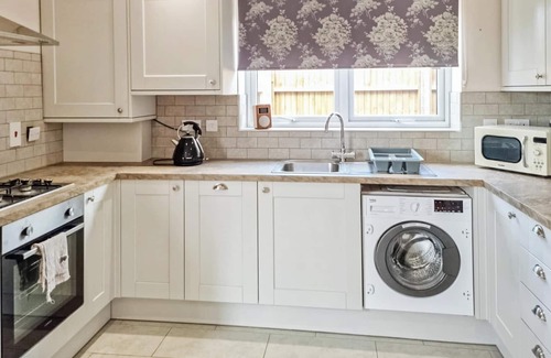 Lingfield Cottage | 2 bedroom accommodation in Lingfield