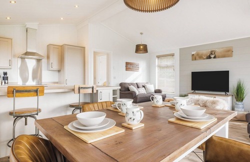 Kilgetty Ski Chalet | 2 bedroom accommodation in Kilgetty
