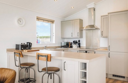 Kilgetty Ski Chalet | 2 bedroom accommodation in Kilgetty