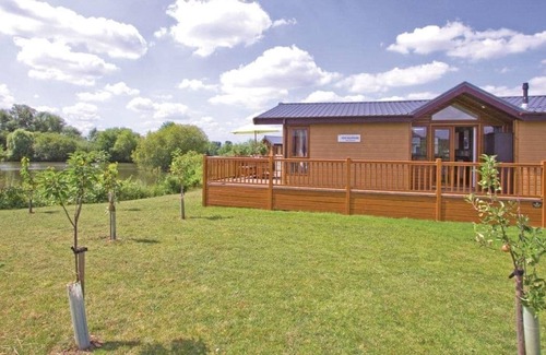 Pershore Cabin | 2 bedroom accommodation in Pershore, Nr Worcester