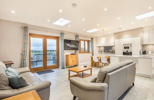 Holyhead Cottage | 2 bedroom accommodation in Penrhos Feilw, near Trearddur Bay