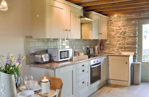 Llanddewi Brefi Cottage | 2 bedroom accommodation in Llandewi Brefi, near Tregaron