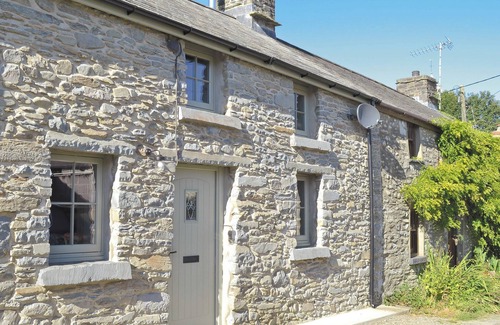Llanddewi Brefi Cottage | 2 bedroom accommodation in Llandewi Brefi, near Tregaron