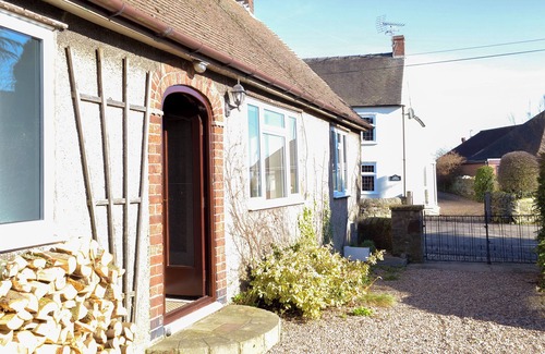 Ripley Cottage | 2 bedroom accommodation in Pentrich, near Ripley