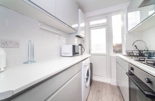 Enfield Highway Apartment | 2-Bedroom Apartment in Greater London: Explore and Relax