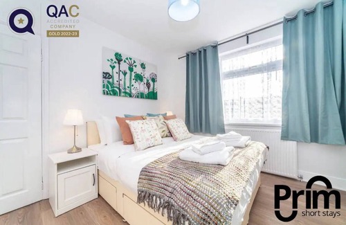 Enfield Highway Apartment | 2-Bedroom Apartment in Greater London: Explore and Relax