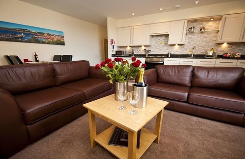 Scarborough Apartment | 2 Bedroom Apartment - 3rd Floor