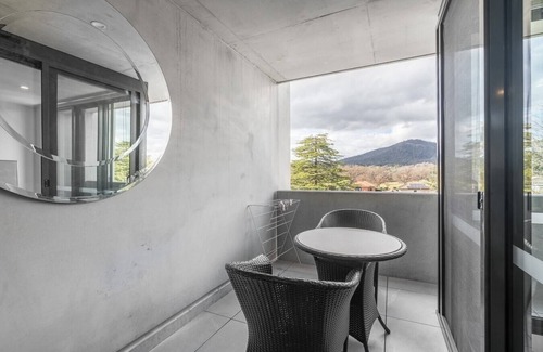 Braddon Apartment | 2 bedroom apartment 1 min walk to Canberra Centre