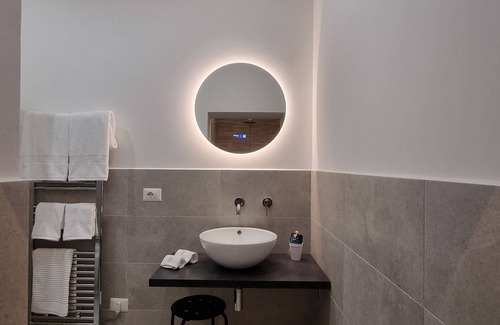 Santa Lucia Apartment | 2 bedroom apartment in syracuse