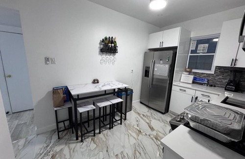 Long Beach Apartment | 2-bedroom apartment Walking distance to beach