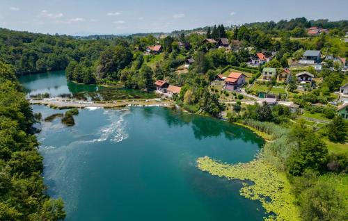 Duga Resa House | 2 Bedroom Awesome Home In Donji Zvecaj