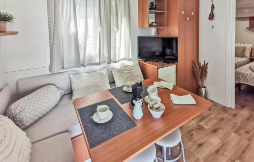 Vantacici House | 2 Bedroom Awesome Home In Vantacici