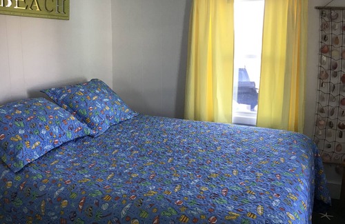 Snug Harbor Cottage | 2 BEDROOM BEACH COTTAGE EAST MATUNUCK BEACH RI SLEEPS 6