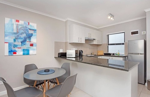 Bloubergstrand House | 2-Bedroom Beachfront Condo