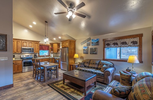 West Yellowstone Cabin | 2 Bedroom Cabin with A/C, just 5 blocks from Yellowstone!