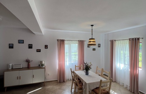 Bran Ski Chalet | 2-Bedroom Chalet Near Dracula’s Castle – Your Cozy Escape