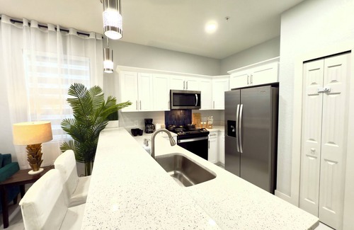Pelican Condo | 2-bedroom Condo in Cape Coral with King Bed